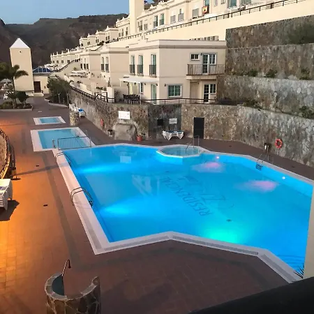 Modern Family Above Swimming Pool * Porto Rico